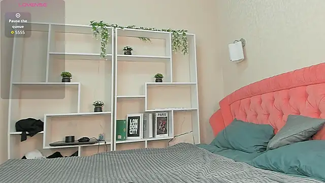 JennyferMore online show from 04.05.26