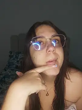 its lauu  online show from 04.10.26