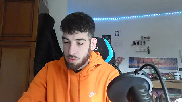 Snapshot of maestroboris95 chatting on 02.21.26 maestroboris95 online show from 02.21.26