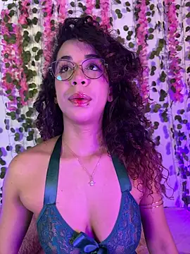 Snapshot of Woo_isDaphne chatting on 02.23.26 Woo isDaphne online show from 02.23.26