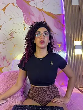 Woo isDaphne online show from 03.28.26