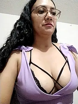 Snapshot of Salma-sweet chatting on 03.04.26 Salma-sweet online show from 03.04.26