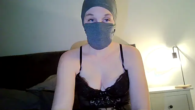 Snapshot of BlueEyesSecret chatting on 02.08.26 BlueEyesSecret online show from 02.08.26