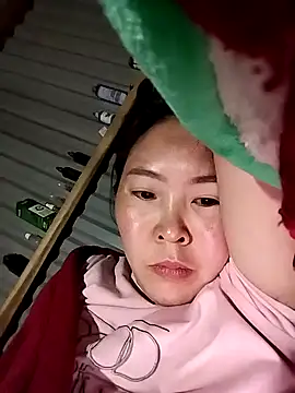 Yiyoongg online show from 02.27.26