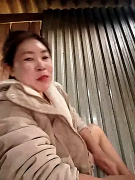 Yiyoongg online show from 03.04.26