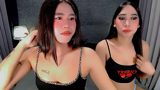 Snapshot of saphira_fucks chatting on 02.23.26 saphira fucks online show from 02.23.26