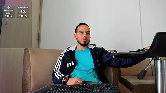 Snapshot of jhustin_marcius chatting on 01.04.25 jhustin marcius online show from 01.04.25