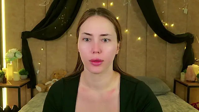 Snapshot of Arielle_Vade chatting on 06.11.26 Arielle Vade online show from 06.11.26