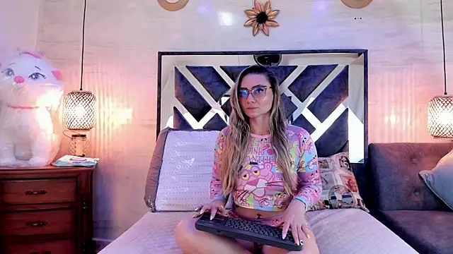 Snapshot of annie_vega17_ chatting on 04.19.26 annie vega17 online show from 04.19.26