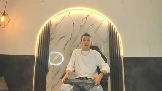 Snapshot of Isaak_26 chatting on 02.15.26 Isaak 26 online show from 02.15.26