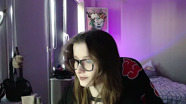 LunaXcherry online show from 04.20.26