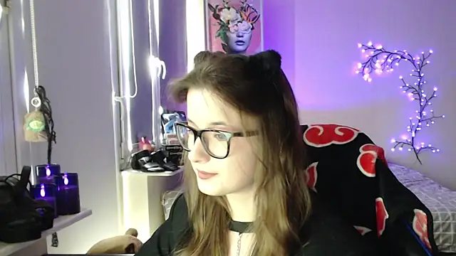 Snapshot of LunaXcherry chatting on 05.09.26 LunaXcherry online show from 05.09.26