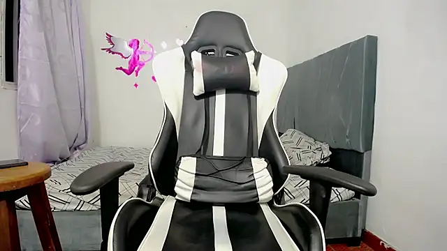 Snapshot of Tuporia6272 chatting on 03.02.26 Tuporia6272 online show from 03.02.26