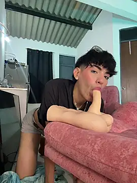 max femboy online show from 04.25.26