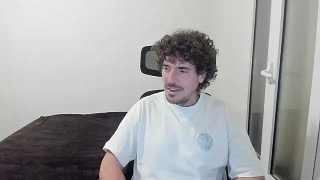 Snapshot of joaquin420_hot chatting on 02.24.26 joaquin420 hot online show from 02.24.26