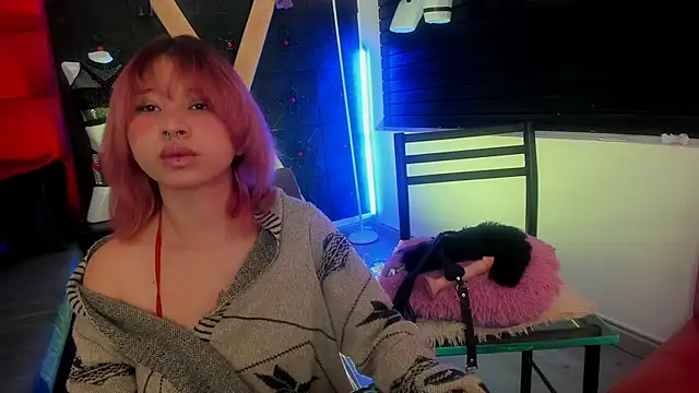 Snapshot of kitty_gang_ chatting on 02.10.26 kitty gang online show from 02.10.26