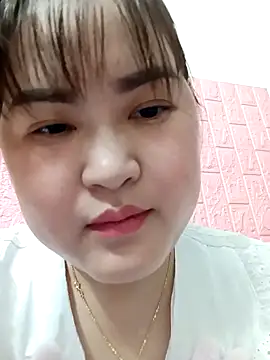 Snapshot of Kee-kimlee chatting on 02.28.26 Kee-kimlee online show from 02.28.26