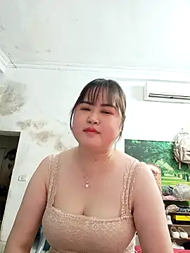 Snapshot of Kee-kimlee chatting on 04.24.26 Kee-kimlee online show from 04.24.26