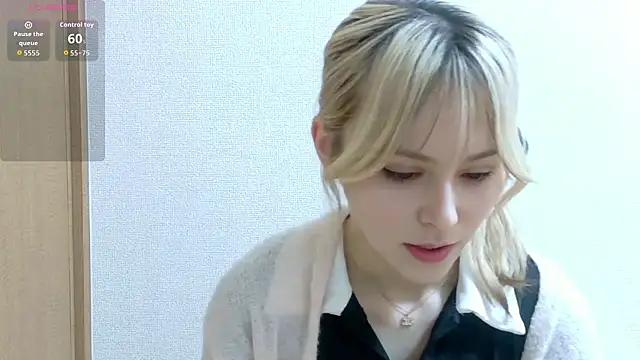 Snapshot of e_ri_ka93 chatting on 06.27.26 e ri ka93 online show from 06.27.26