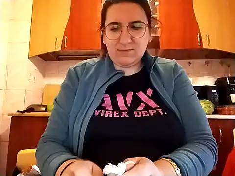 Snapshot of dana92vat chatting on 02.27.26 dana92vat online show from 02.27.26