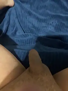 Snapshot of tardecaliente chatting on 02.27.26 tardecaliente online show from 02.27.26