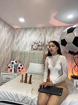 Brisa Silva online show from 06.19.26