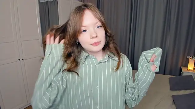 Snapshot of LavenderMitten chatting on 02.22.26 LavenderMitten online show from 02.22.26