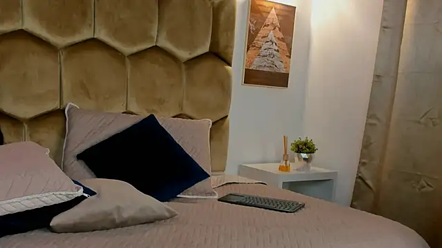 Snapshot of Mia_Reyesjs chatting on 02.14.26 Mia Reyesjs online show from 02.14.26