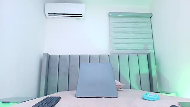 freyhasmith  online show from 02.19.26