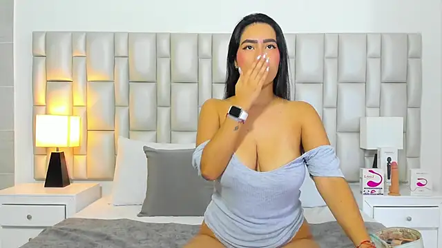 paola katy dicks online show from 04.17.26