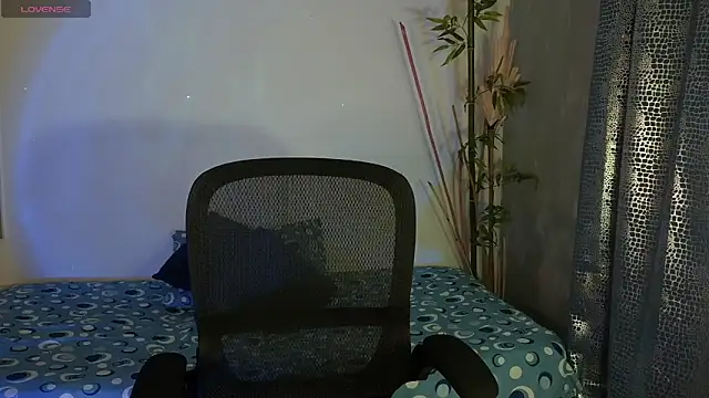 Snapshot of eithan_jonnes chatting on 02.25.26 eithan jonnes online show from 02.25.26