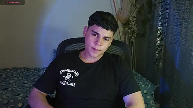 Snapshot of eithan_jonnes chatting on 03.03.26 eithan jonnes online show from 03.03.26