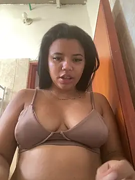 Snapshot of Lucy_strong1 chatting on 02.11.26 Lucy strong1 online show from 02.11.26