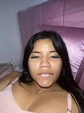 Snapshot of Lucy_strong1 chatting on 02.12.26 Lucy strong1 online show from 02.12.26