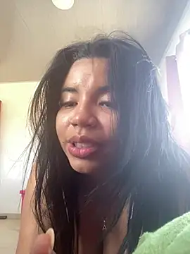 Snapshot of Lucy_strong1 chatting on 03.01.26 Lucy strong1 online show from 03.01.26