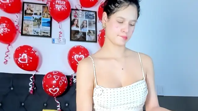 Snapshot of catalina_santana4 chatting on 02.14.26 catalina santana4 online show from 02.14.26