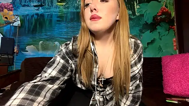 Snapshot of LeahSablea chatting on 02.18.26 LeahSablea online show from 02.18.26