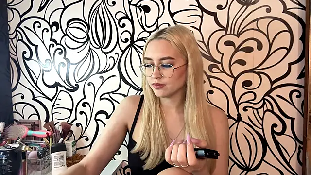 Kat Catherine online show from 02.28.26