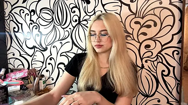 Kat Catherine online show from 03.01.26