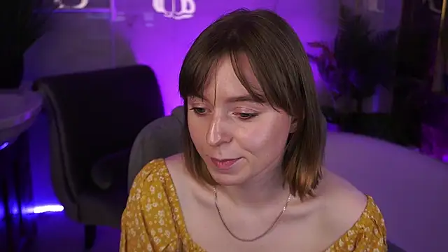 SofiaLuxuryy online show from 04.20.26