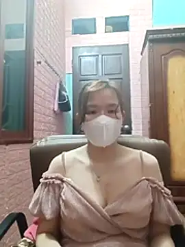 Snapshot of Trang26 chatting on 02.17.26 Trang26 online show from 02.17.26