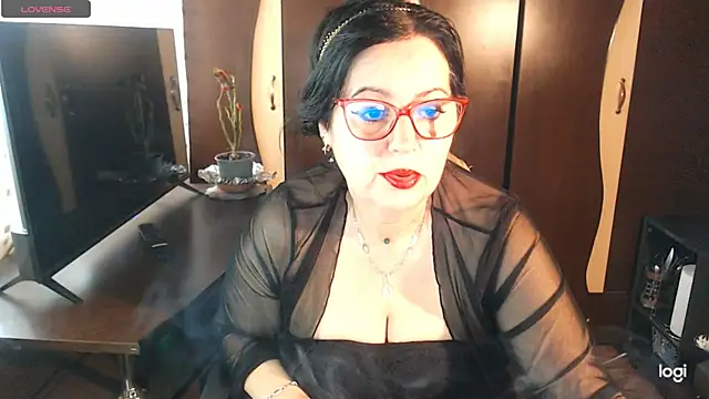 Snapshot of exiMIlf chatting on 02.20.26 exiMIlf online show from 02.20.26