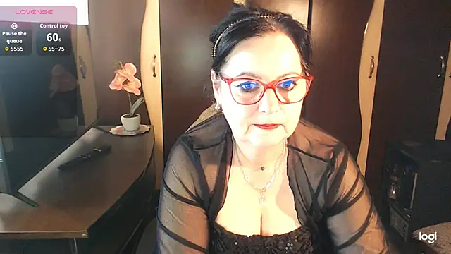 Snapshot of exiMIlf chatting on 05.03.26 exiMIlf online show from 05.03.26