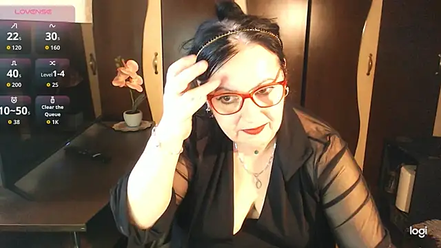 Snapshot of exiMIlf chatting on 05.12.26 exiMIlf online show from 05.12.26