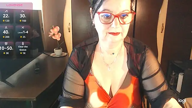 Snapshot of exiMIlf chatting on 05.31.26 exiMIlf online show from 05.31.26
