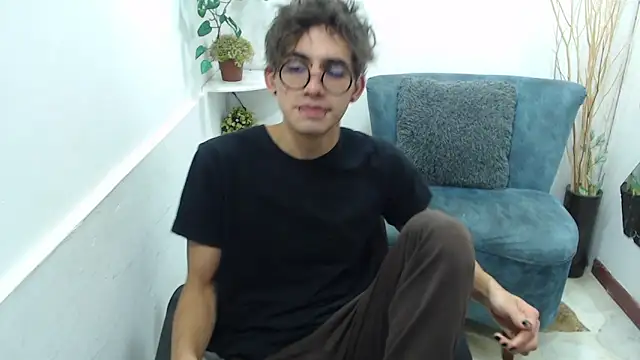 Snapshot of AaronBeer_ chatting on 02.27.26 AaronBeer online show from 02.27.26