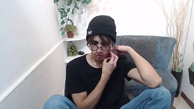 Snapshot of AaronBeer_ chatting on 02.28.26 AaronBeer online show from 02.28.26