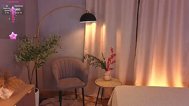 Snapshot of TomieFern_ chatting on 02.17.26 TomieFern online show from 02.17.26