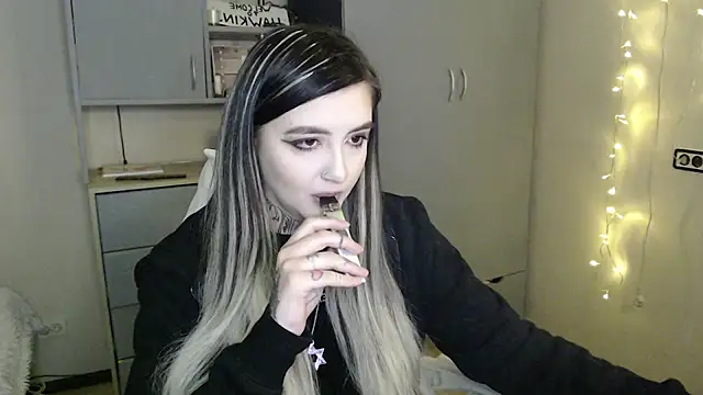 Rin Tozier online show from 03.05.26