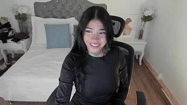 Aisha Haddad online show from 04.21.26